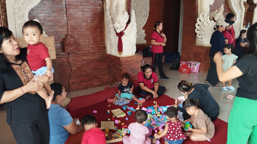 Giat rutin setiap bulan banjar dinas dajan peken, posyandu Balita, lansya  , dan BKB  , sekalian kegiatan Mawas  sedang berlangsung